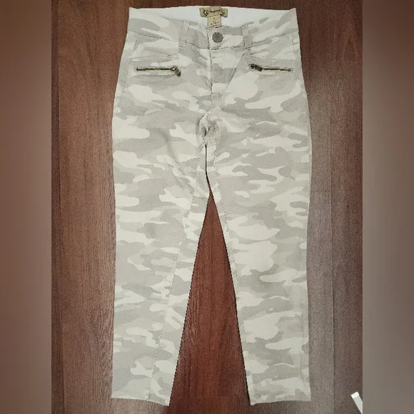 Democracy Tan Camo Mid Rise Ab Technology Skinny Jeans Womens Size 8 EUC - Picture 2 of 11